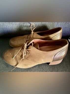 Women's Lace-Up Dansko Louise Oxford Heels in olive bronze brown